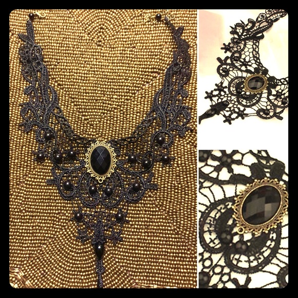 NEW Vintage lace with a Vitoria. flare Neckace - Picture 1 of 6